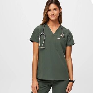 Caterina One Pocket Scrub Top- Green (tooth on L sleeve) READ DESCRIPTION